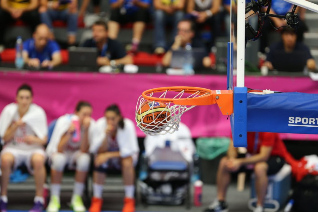 bueckers-sets-rookie-scoring-record-in-wnba