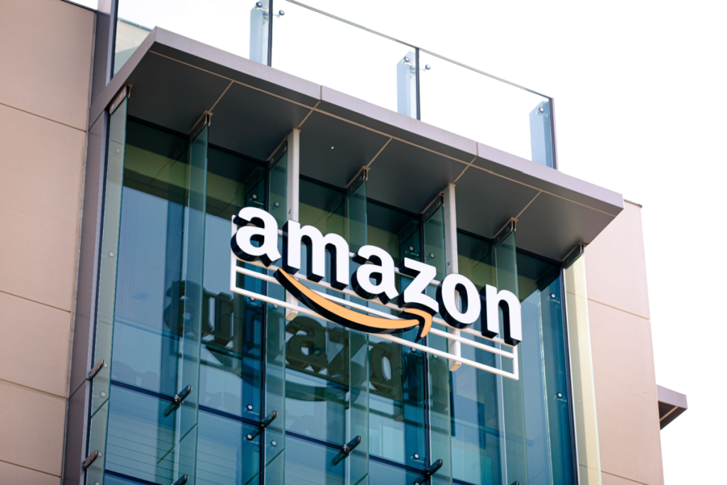 amazon’s-zoox-launches-robotaxi-service