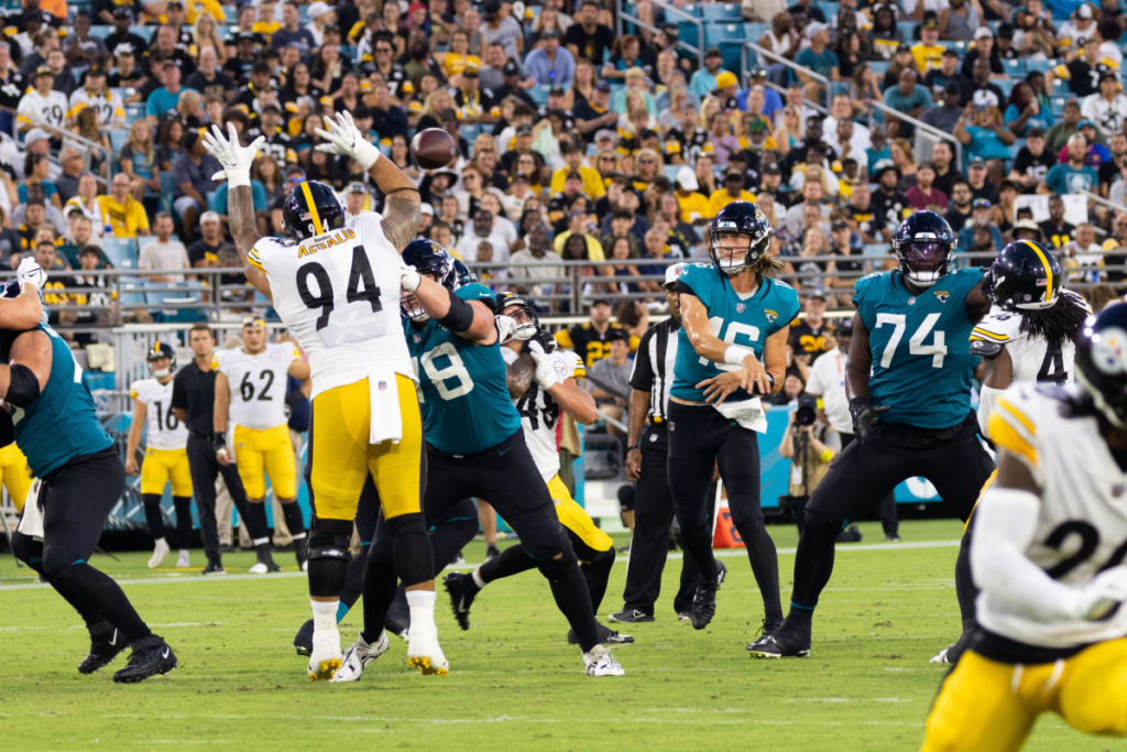Steelers Fans Go Silent as Packers Take Over Pittsburgh Steelers-fans-go-silent-as-packers-take-over-pittsburgh