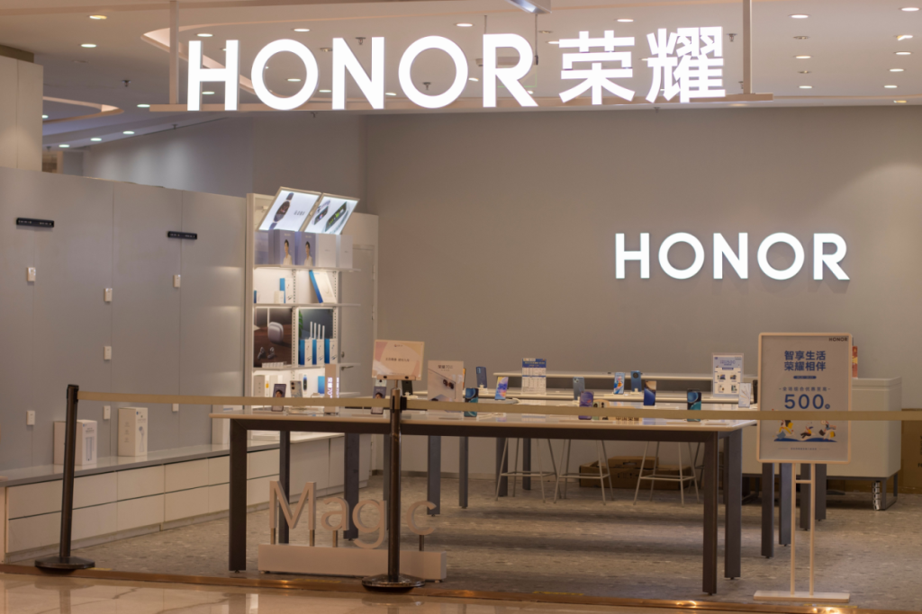 honor-unveils-plans-for-ai-powered-'robot-phone'