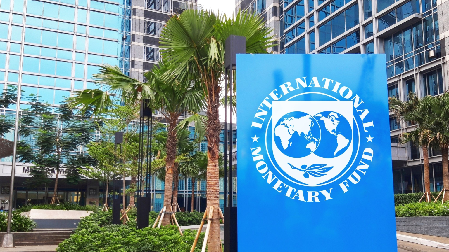 imf-warns-of-global-uncertainty-as-‘trump-effect’-grows