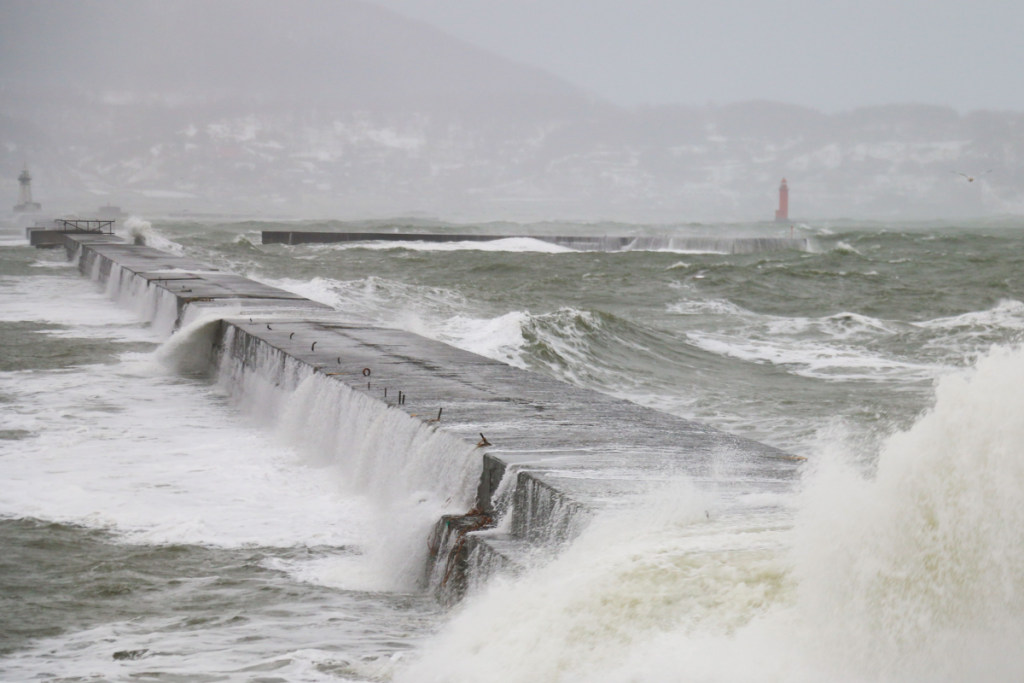 Tsunami Alert Issued After Powerful Quake Strikes Northern Japan tsunami-alert-issued-after-powerful-quake-strikes-northern-japan