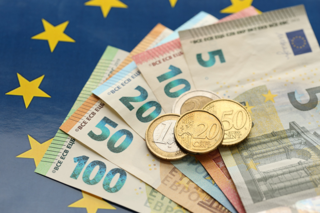 euro-zone-inflation-returns-to-ecb-target-in-december