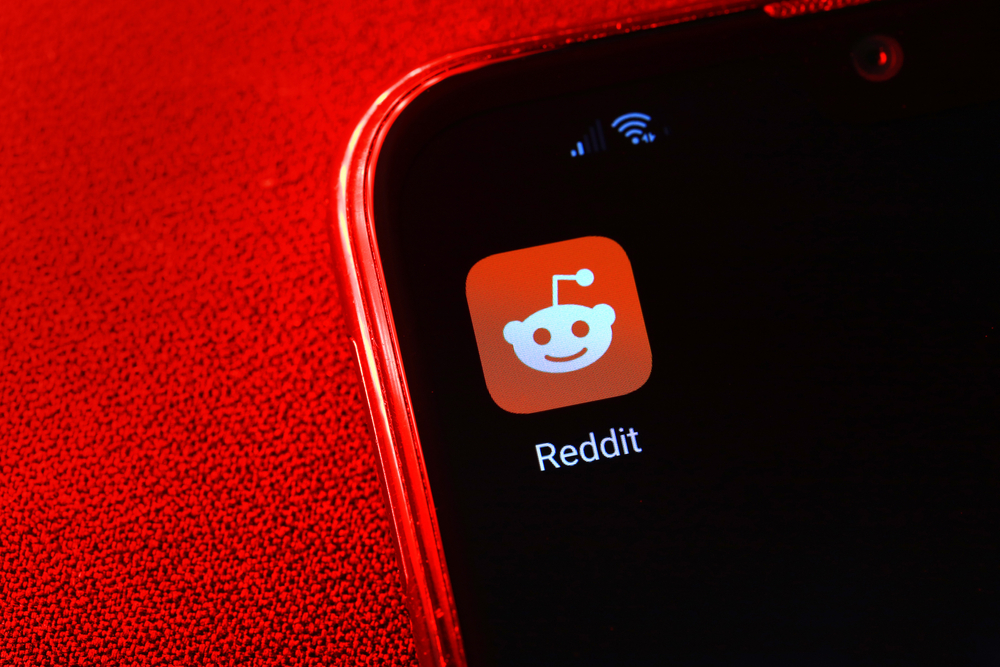 Reddit moves to expose bots without ending anonymity reddit-moves-to-expose-bots-without-ending-anonymity